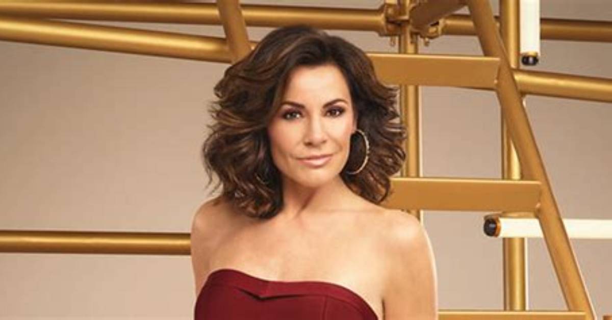 Rhony’s Luann De Lesseps, 57, Rocks Black Bikini on Holiday Vacation: Photo