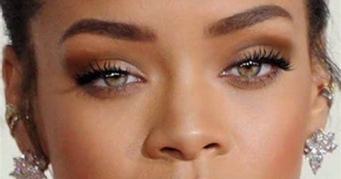 Rihanna Perfects the Natural Makeup Look in New Tutorial & Fans Obsess over Her ‘Flawless’ Skin