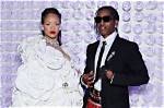 Rihanna’s ‘Loving Every Moment’ of Being Pregnant & Loves ‘Proudly’ Showing off Her Bump