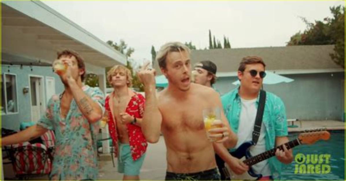 Riker Lynch &The Beachcombers’ Release ‘Escape (The Pina Colada Song)’ – Hollywood Life