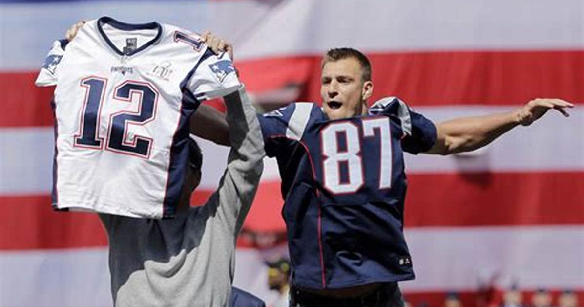 Rob Gronkowski Steals Tom Brady’s Jersey–Pics