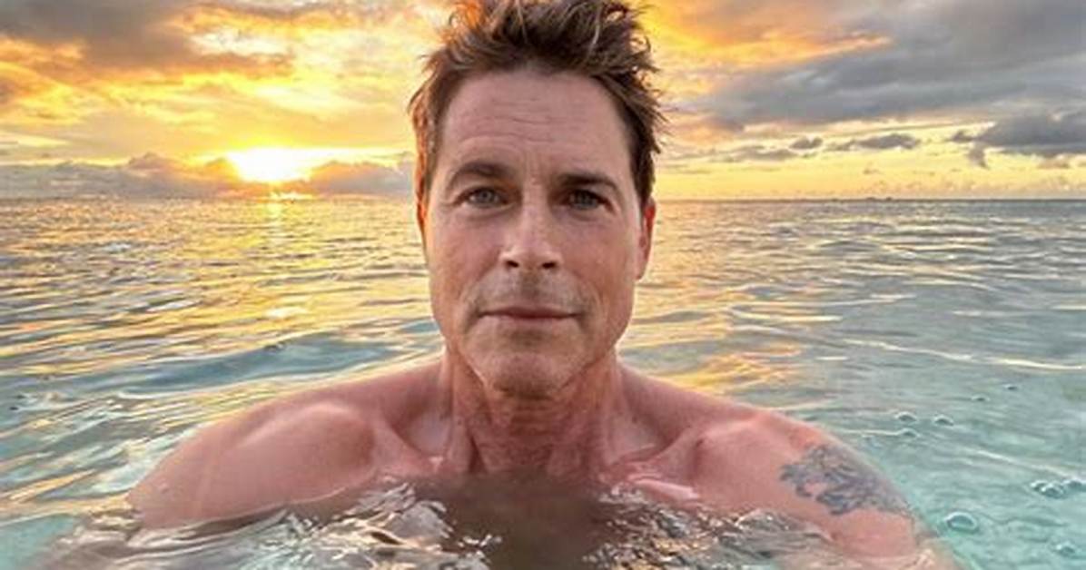 Rob Lowe Is Shirtless to Celebrate Sobriety: Photo – Hollywood Life