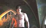 Robert Pattinson Goes Shirtless New ‘The Batman’ Trailer: Watch – Hollywood Life
