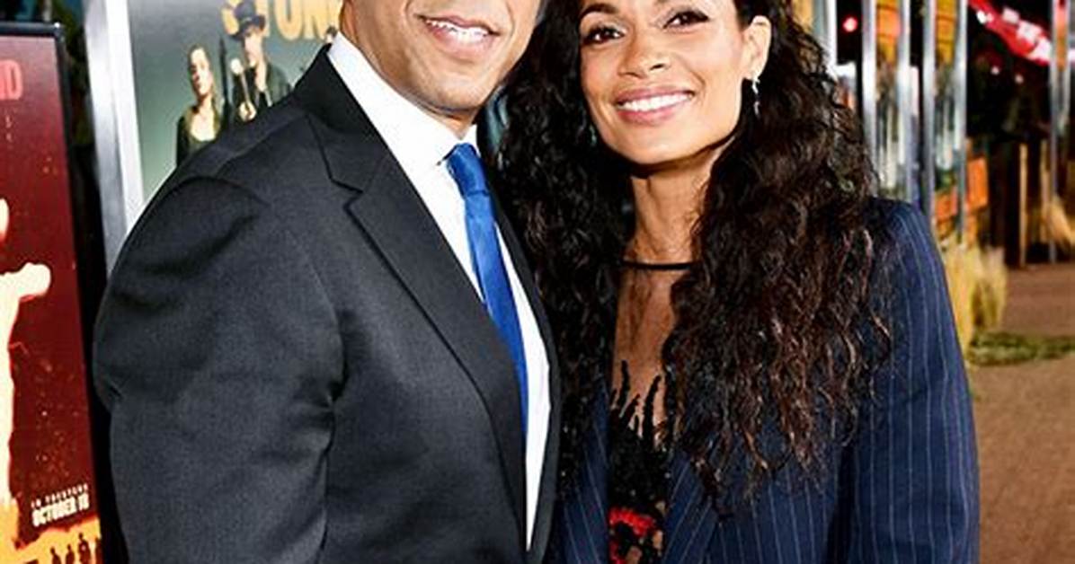 Rosario Dawson & Cory Booker Share a Passionate Kiss at ‘Zombieland: Double Tap’ Premiere — Pics