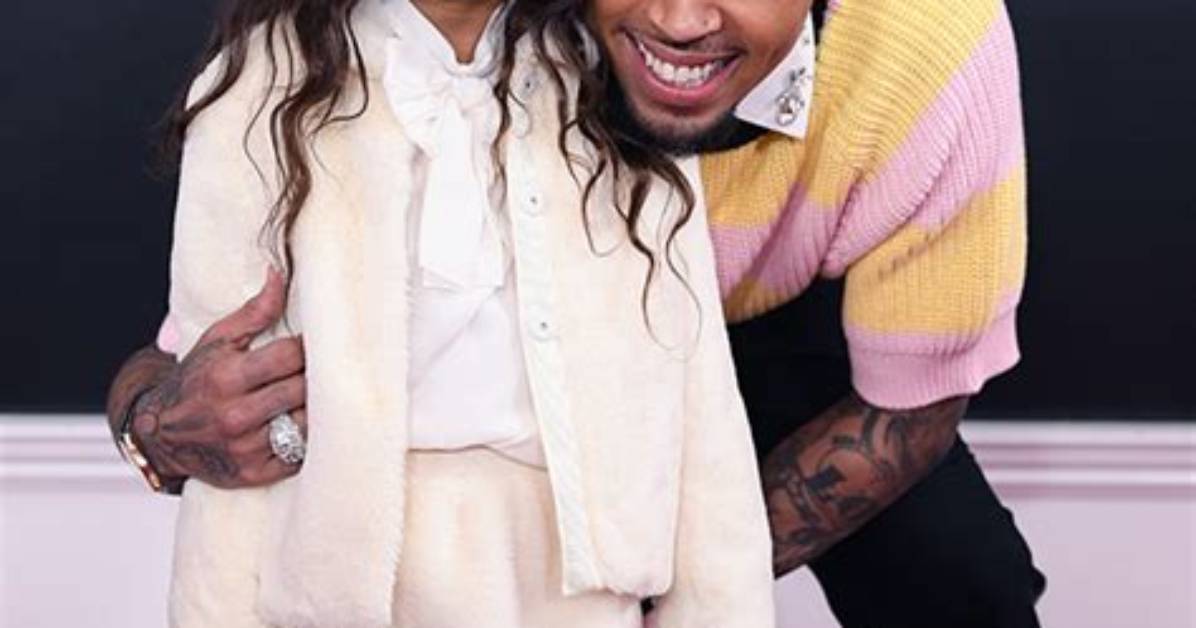 Royalty Brown Holds Sister Lovely for Her First Birthday – Hollywood Life