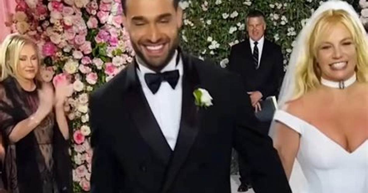 Sam Asghari Surprises Britney Spears with New Puppy — Video & Pics – Hollywood Life