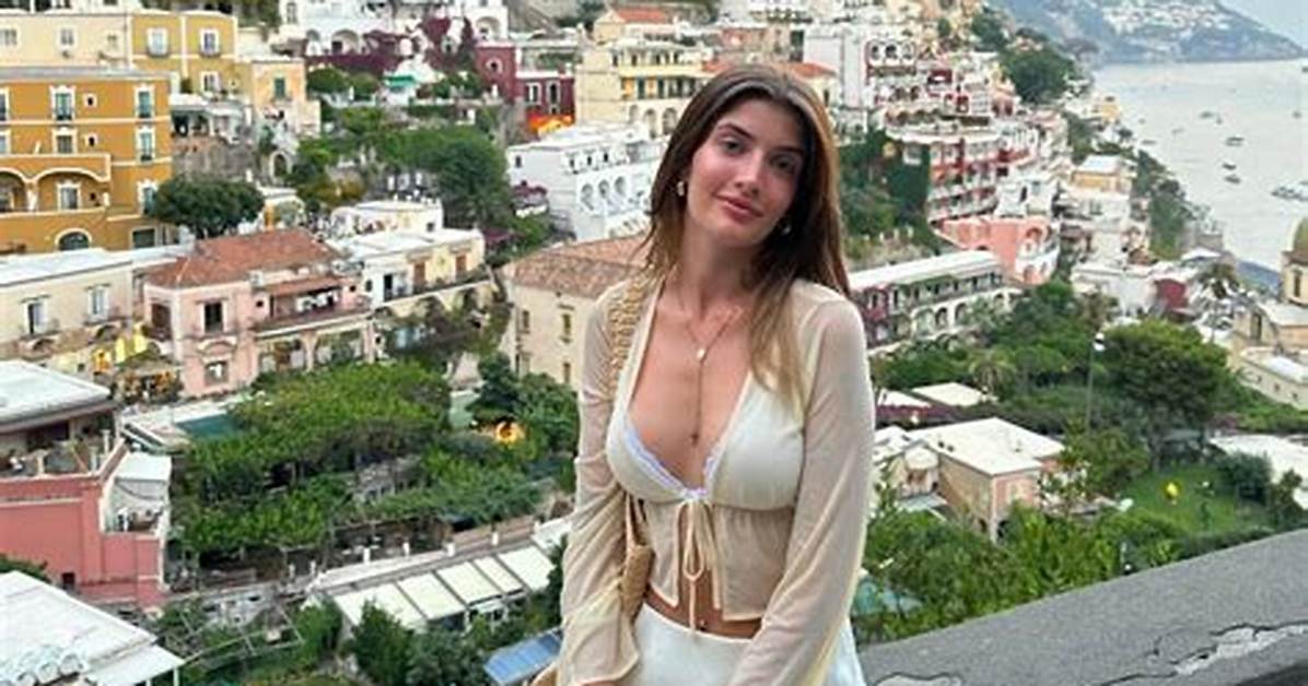 Sami Sheen Rocks Pink Bikini on Vacation in New Photos – Hollywood Life