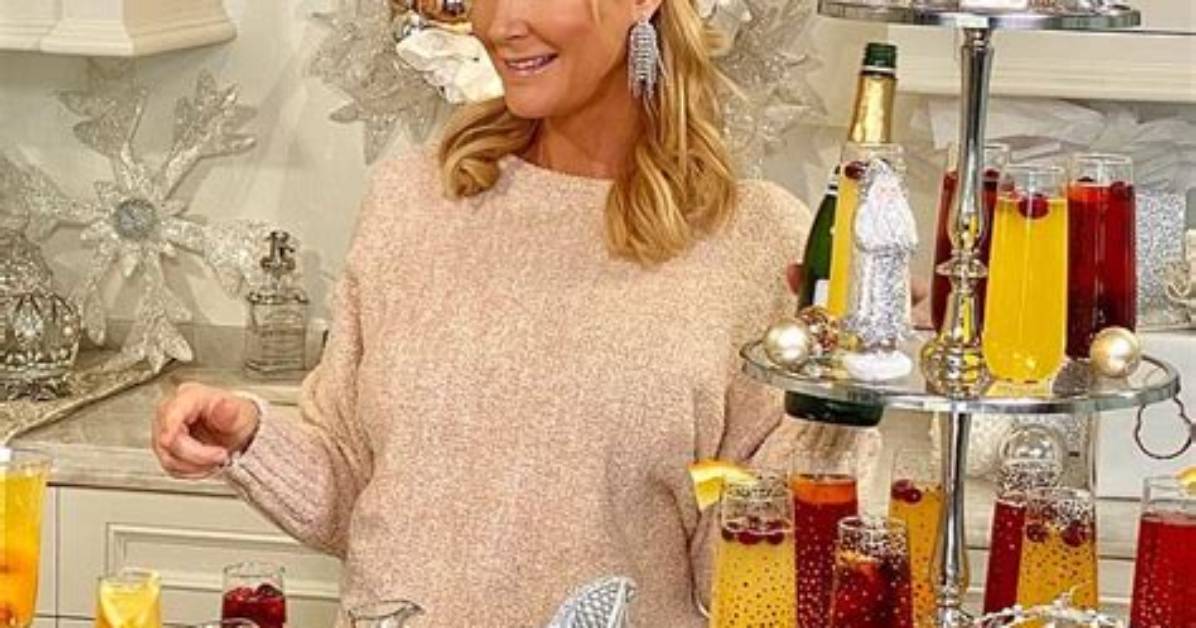 Sandra Lee Reveals Her Strict 2021 Diet Plan After Gaining 30 Lbs. in 2020: ‘None of My Clothes Fit’
