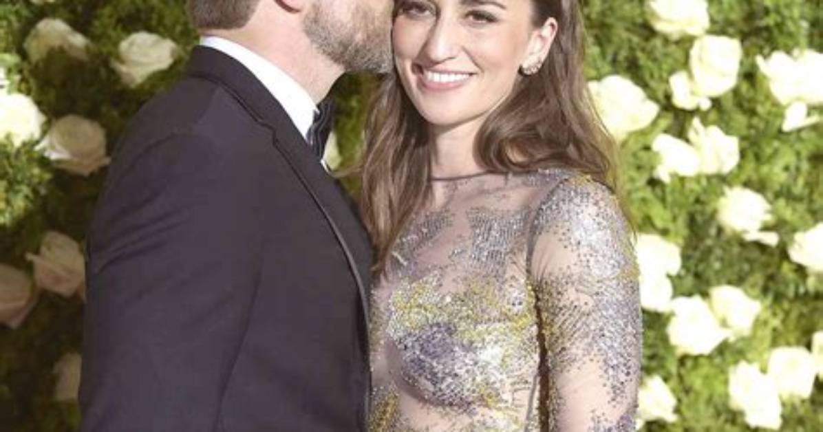 Sara Bareilles Engaged to Joe Tippett: Photos – Hollywood Life