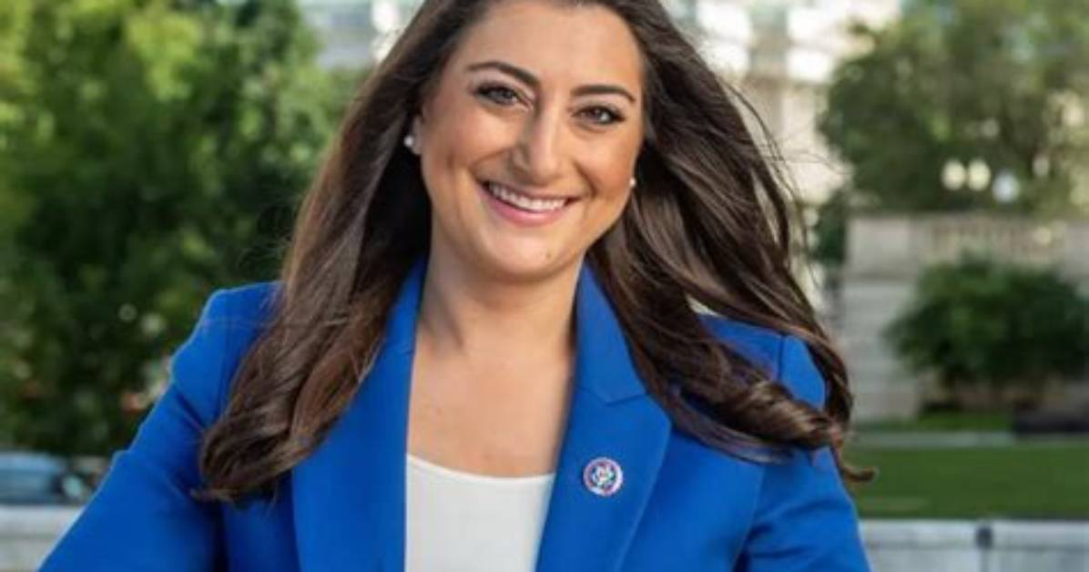 Sara Zanier- Age, Height, Net Worth, Husband, Career, Nationality