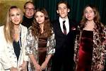 Sarah Jessica Parker & Matthew Broderick’s Kids Make Appearance at ‘Plaza Suite’ Opening