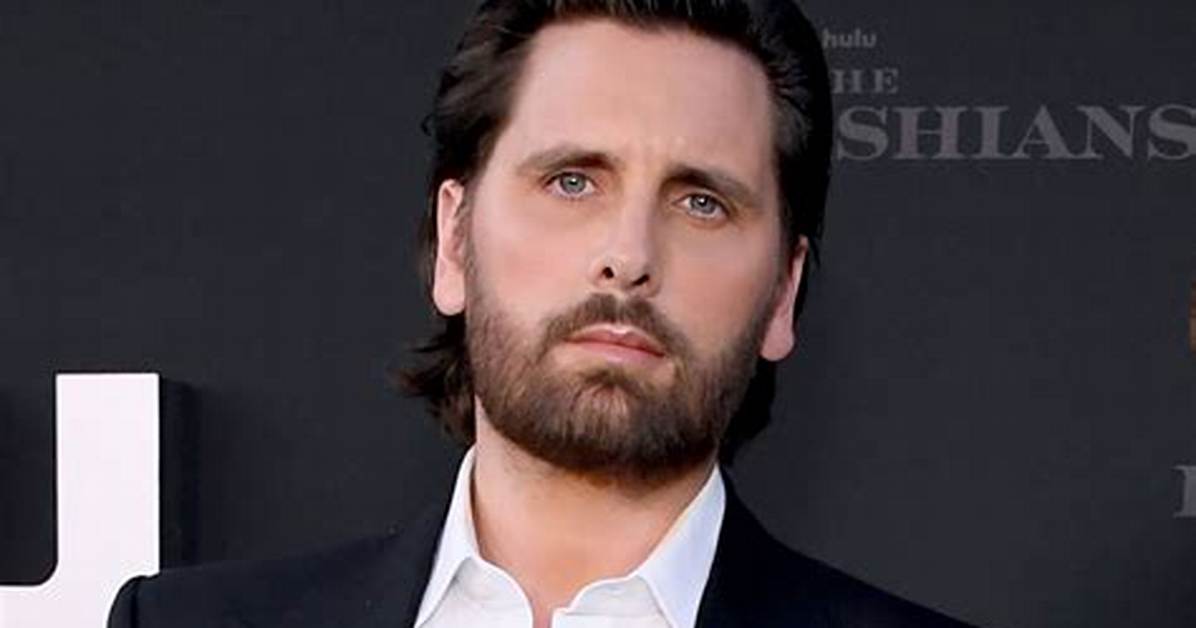 Scott Disick Proves He’s the Perfect Uncle as He Plays with the Kardashian Kids on the Beach – Pics
