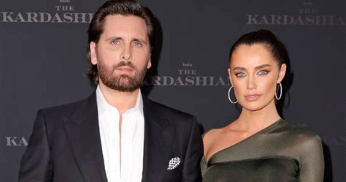Scott Disick & Rebecca Donaldson at ‘The Kardashians’ Premiere: Photos – Hollywood Life