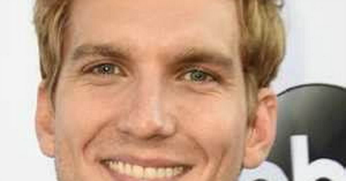 Scott Michael Foster’s Biography, Net Worth, Fact, Career, Awards and Life Story