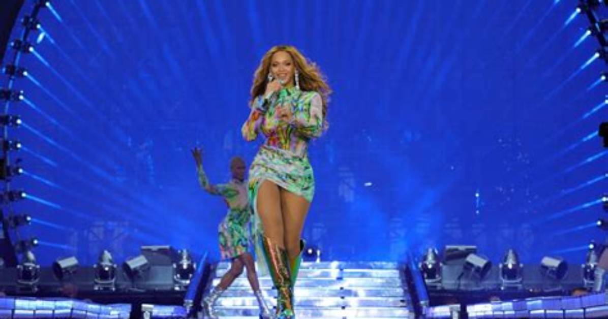 See Her Join Beyonce During London Concert – Hollywood Life