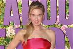See Photos from Renee Zellweger’s Show – Hollywood Life