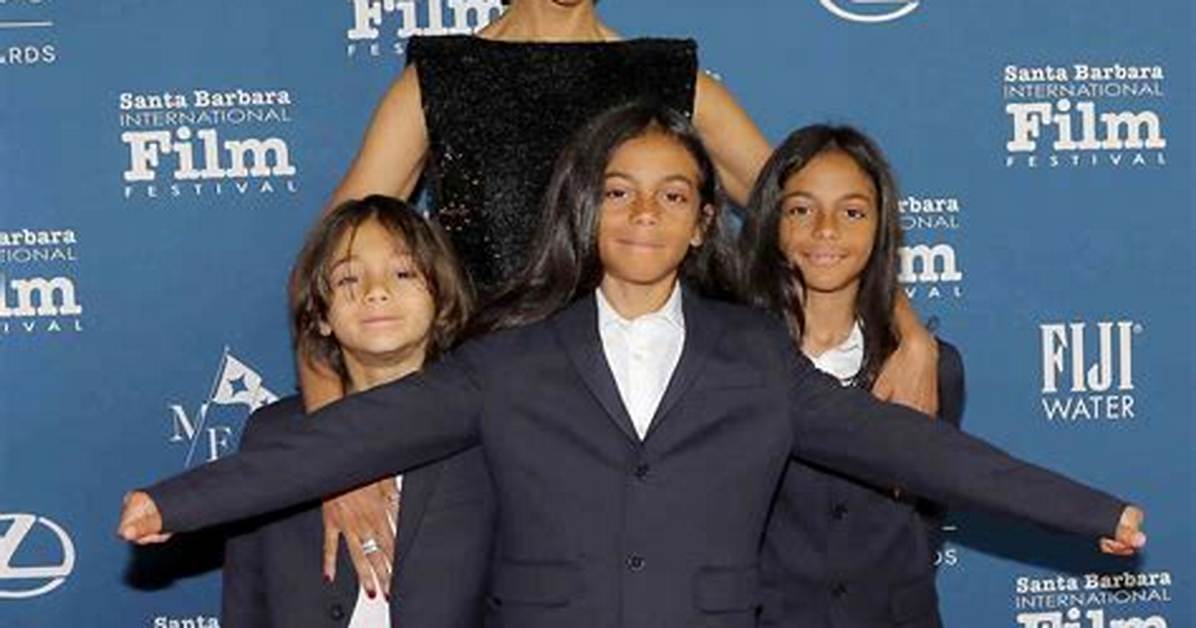 See Photos of the Actress & Her Kids – Hollywood Life