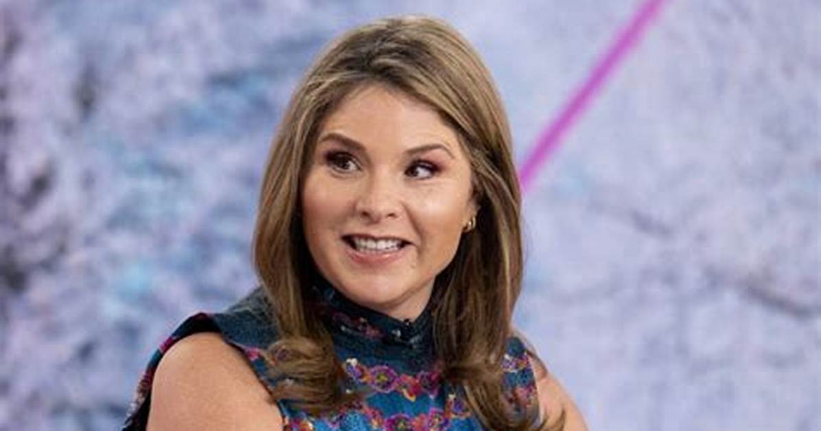 See the New Co-Host on ‘The View’ – Hollywood Life