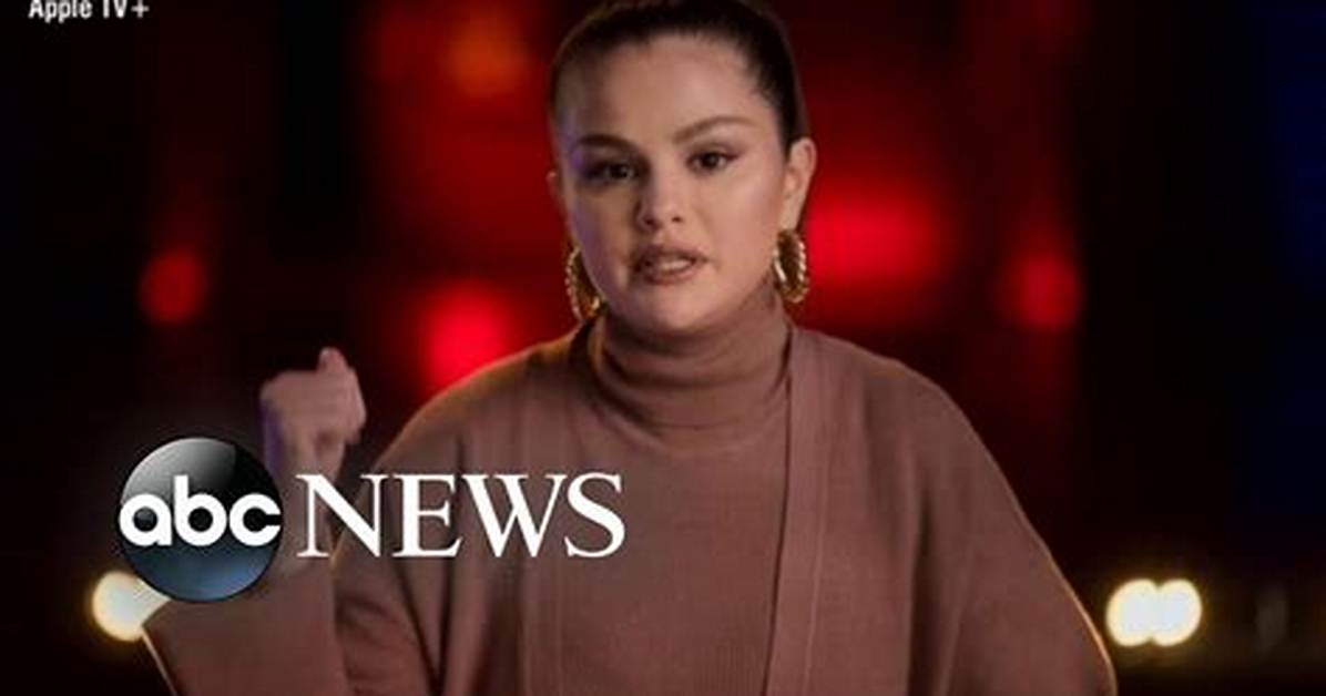 Selena Gomez Reveals Attacks on Her ‘Personal Life’ Led Her to Delete Social Media from Her Phone