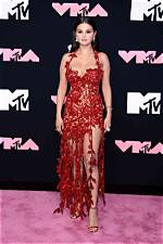Selena Gomez’s Vmas Dress — See Her Sexy & Sleek Gown – Hollywood Life
