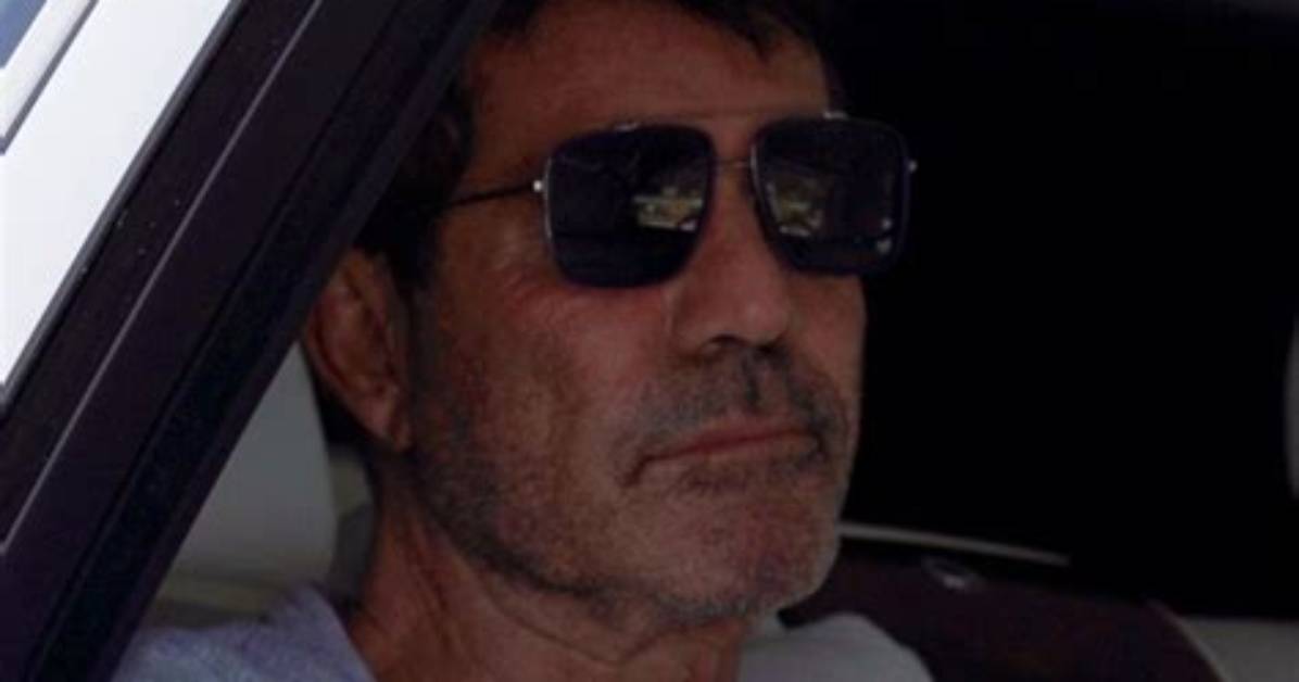 Simon Cowell: See 1St Photo Back on ‘America’s Got Talent’ Set for Season 16 After Back Surgery