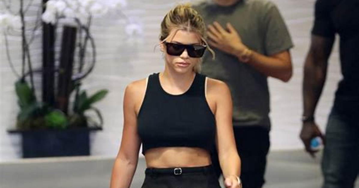 Sofia Richie Flaunts Rock Hard Abs in Crop Top with Scott Disick as Kourtney Vacations with Kids