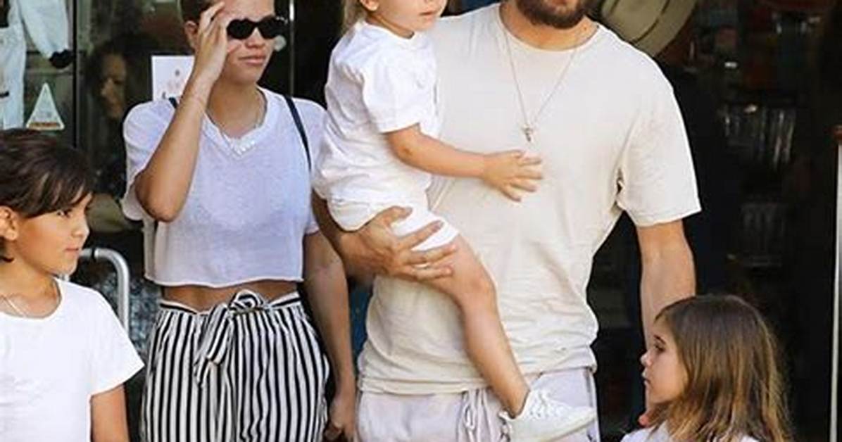 Sofia Richie with Scott Disick’s Kids — Pics