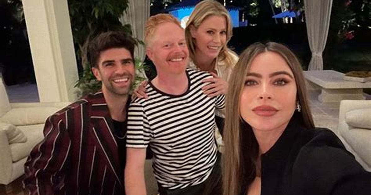 Sofia Vergara & More ‘Modern Family’ Stars Reminisce as Show Ends: ‘My Family Forever’