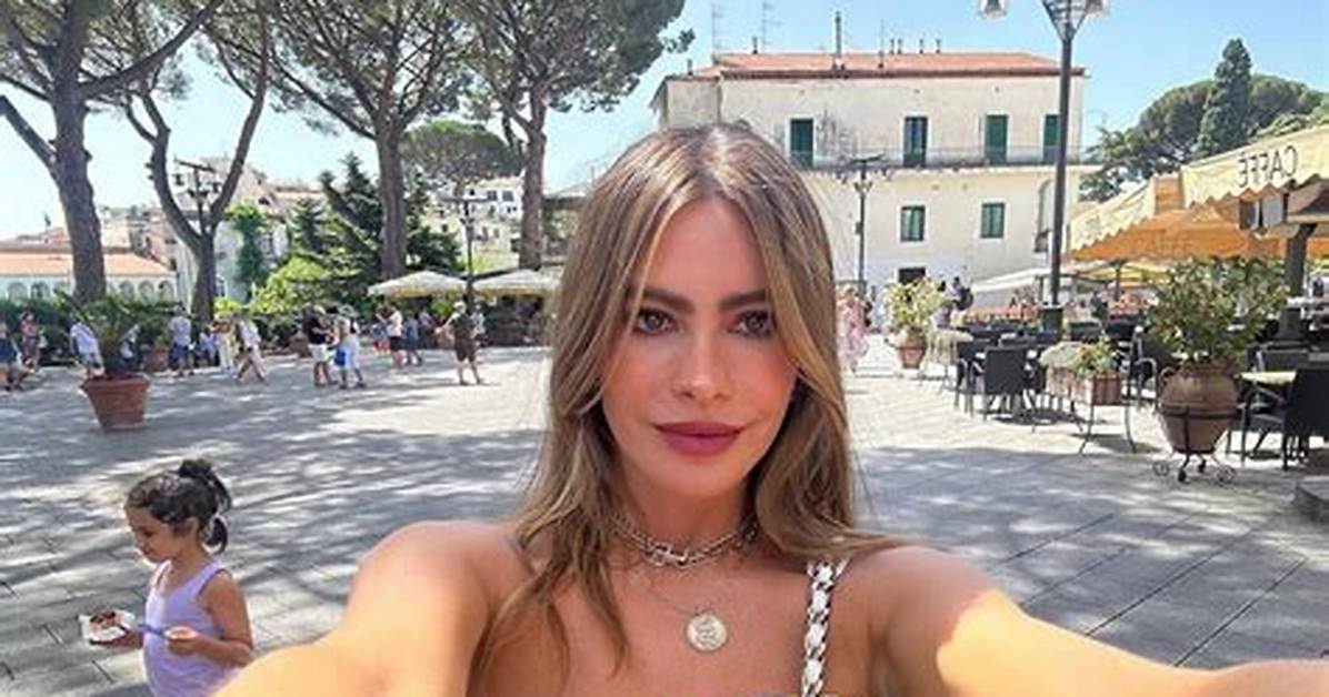 Sofia Vergara Poses in Leopard Print Thong Swimsuit in New Pics – Hollywood Life