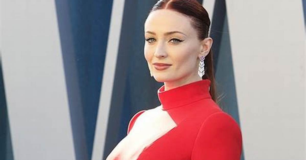 Sophie Turner Reveals Glimpse of Bare Baby Bump in Throwback Photo: ‘Full of Baby’