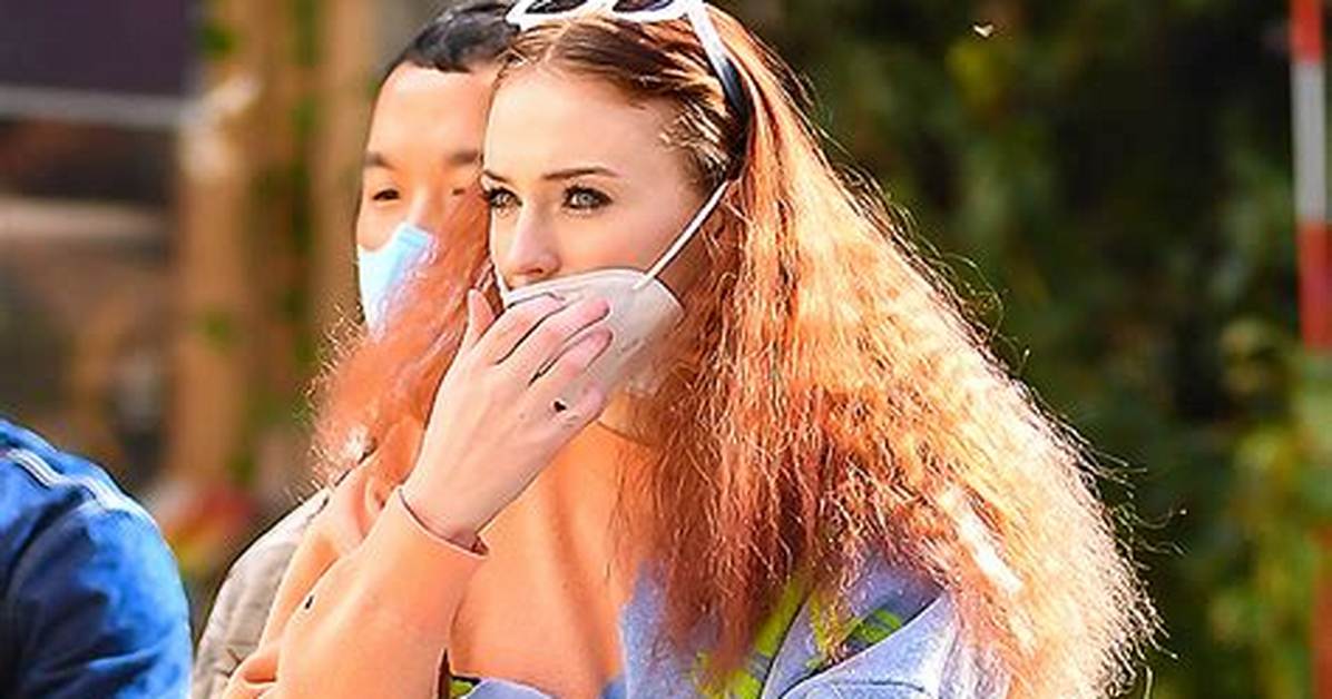 Sophie Turner Rocks Red Crimped Hair Makeover – Before & After Photos – Hollywood Life