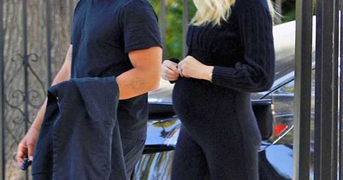 Sophie Turner’s Pregnancy Style: Celebrate Her New Baby with Her Best Maternity Fashion