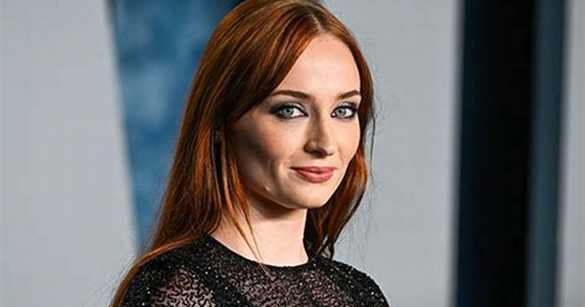 Sophie Turner Smiles While Filming Show After Joe Jonas Divorce Filing – Hollywood Life