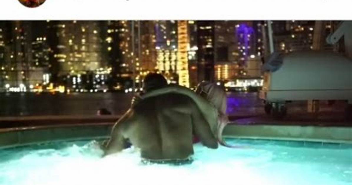 Steamy Pda in Hot Tub – Hollywood Life