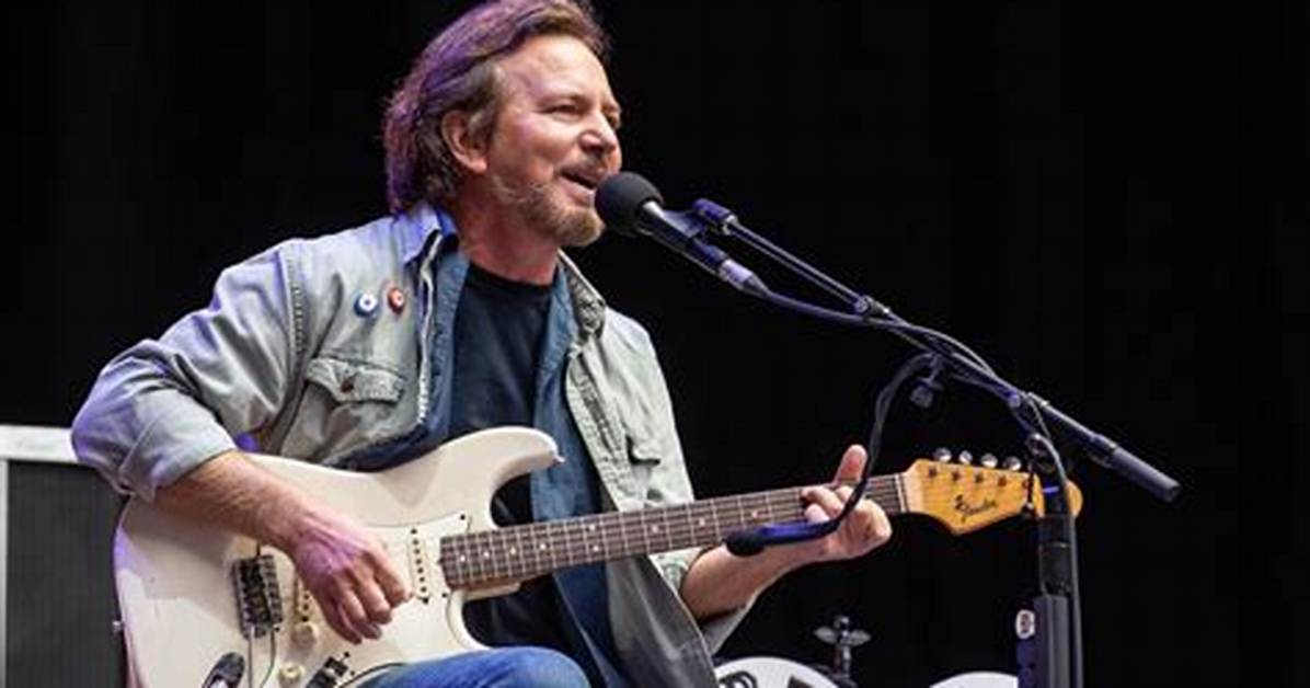 Stone Gossard- Wiki, Age, Wife, Ethnicity, Net Worth, Height, Career ·