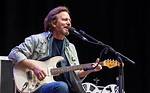 Stone Gossard- Wiki, Age, Wife, Ethnicity, Net Worth, Height, Career ·