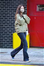 Suri Cruise, 15, Rocks Flared Jeans & Converse Sneakers in Nyc – Photo – Hollywood Life