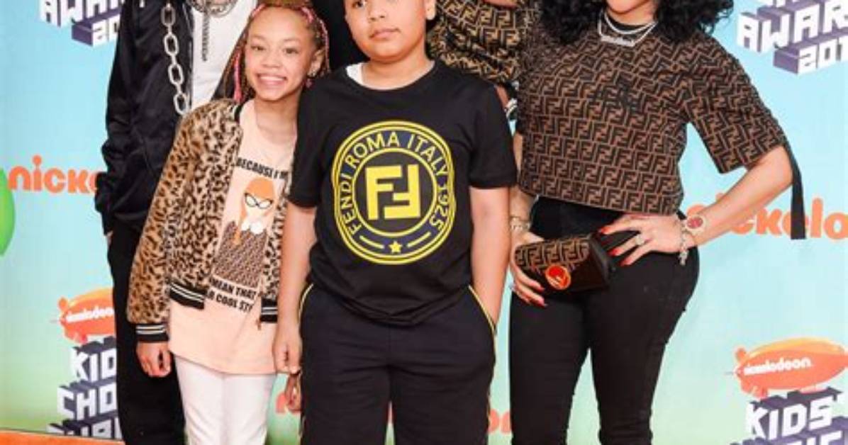 T. I. & Tiny Bring Family to Kids Choice Awards — Photos – Hollywood Life