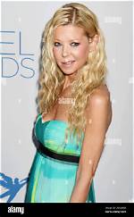 Tara Reid Slams Body Shamers over ‘Skinny’ Bikini Selfie Comments – Hollywood Life