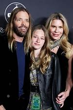 Taylor Hawkins’ Life in Photos – Hollywood Life