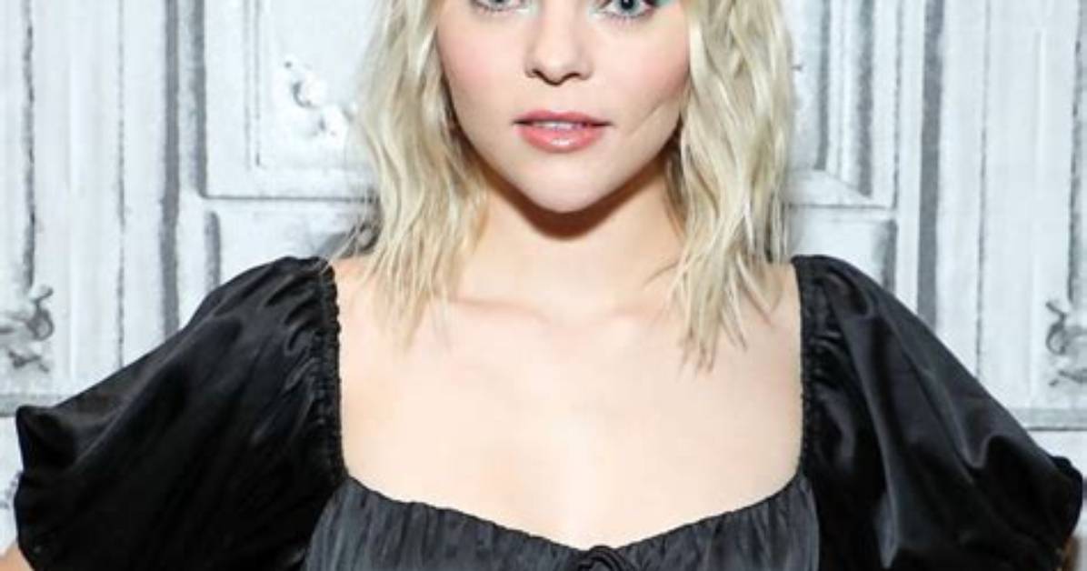 Taylor Hickson — Pics