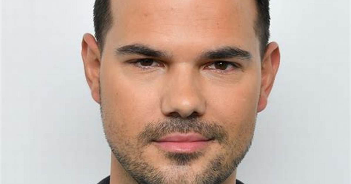 Taylor Lautner’s Haircut — Shows off Short Buzz Cut in Fan Pic – Hollywood Life