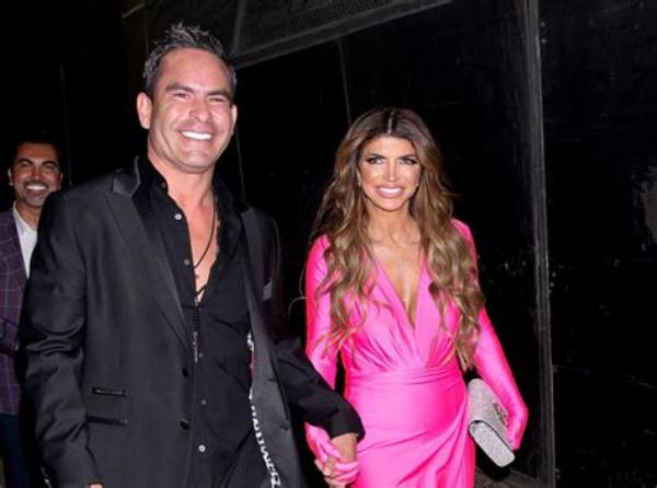 Teresa Giudice’s Friends Still ‘Wary’ over Her Relationship Luis Ruelas: ‘No One Wants Her Hurt’