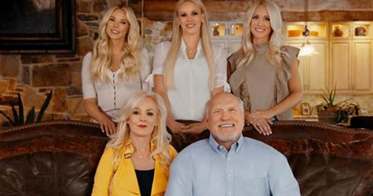 Terry Bradshaw’s Daughters Rachel & Erin Through the Year's — See Pics – Hollywood Life