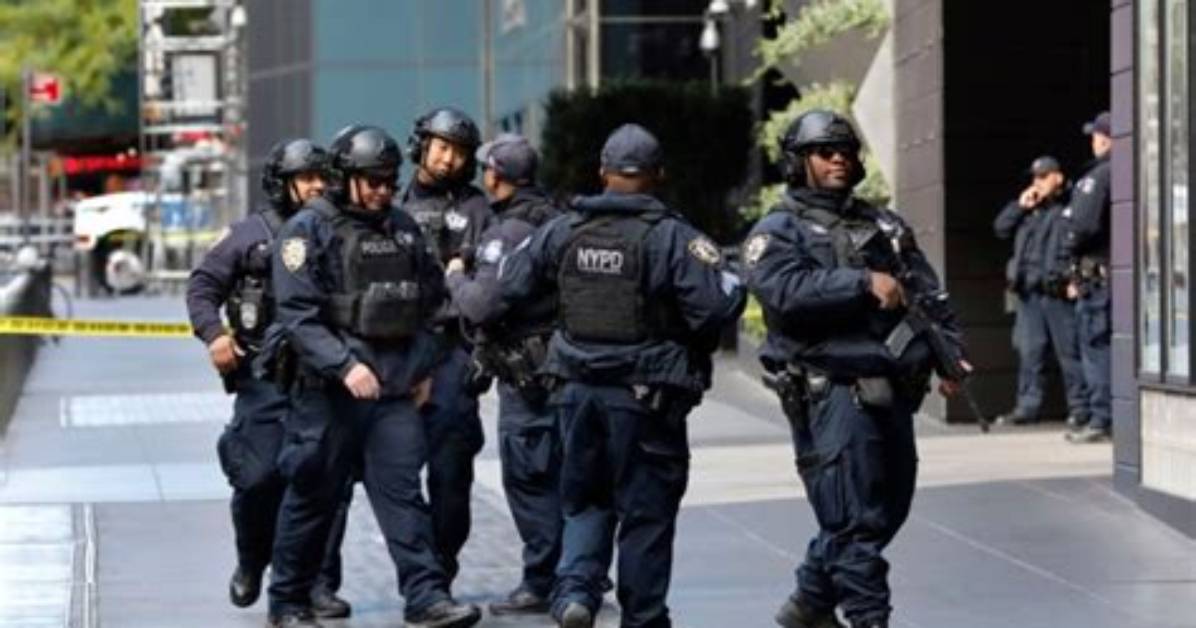 Time Warner Center Bomb Scare — Pics