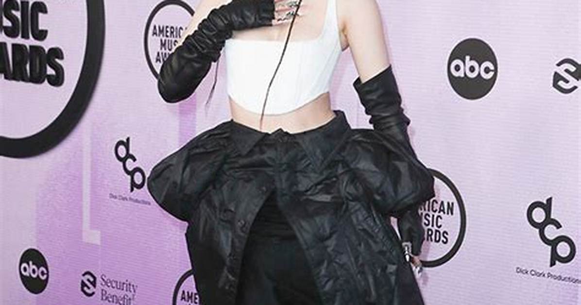 Tinashe & Dove Cameron Same Corset Top on Amas Red Carpet: Photos – Hollywood Life