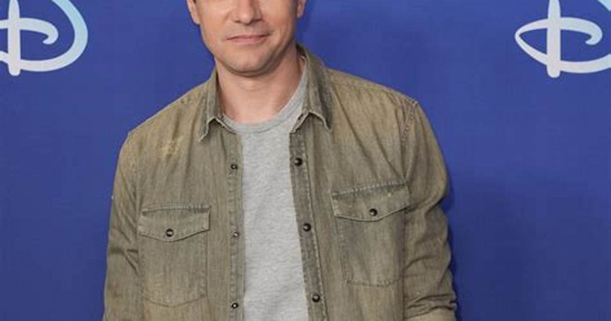 Topher Grace May Break ‘No Screens’ Rule to Show Kids Wilmer Valderrama in ‘Encanto’