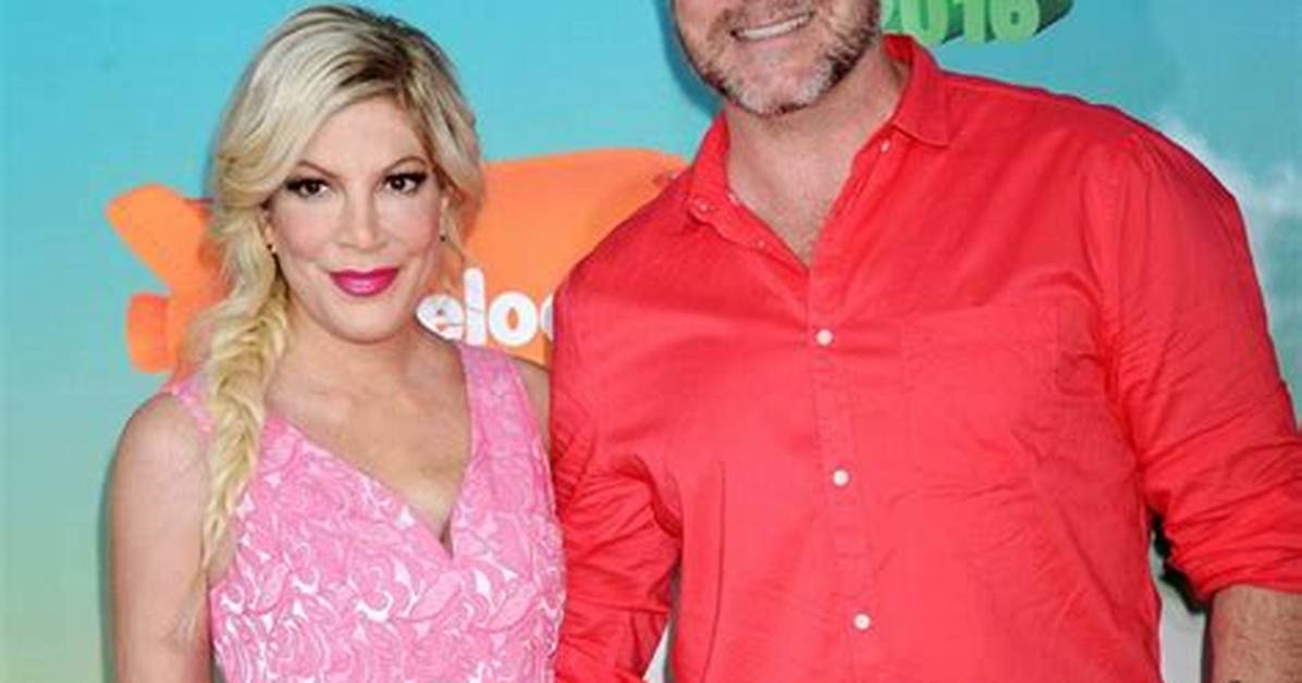 Tori Spelling Reveals Why Dean Mcdermott Is Missing from Family Christmas Card