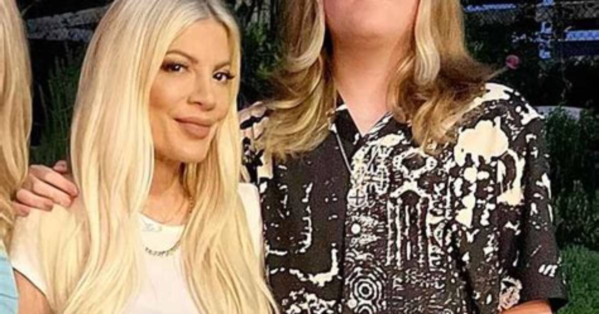 Tori Spelling’s Son ‘Pees’ on Her in Hilarious Video – Hollywood Life