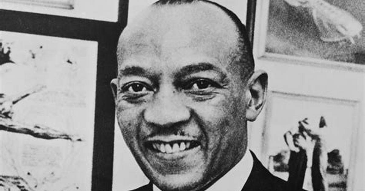 Tragic Details About Jesse Owens ·